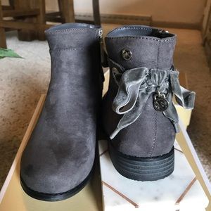Michael kors Emma boots size 3 NEW